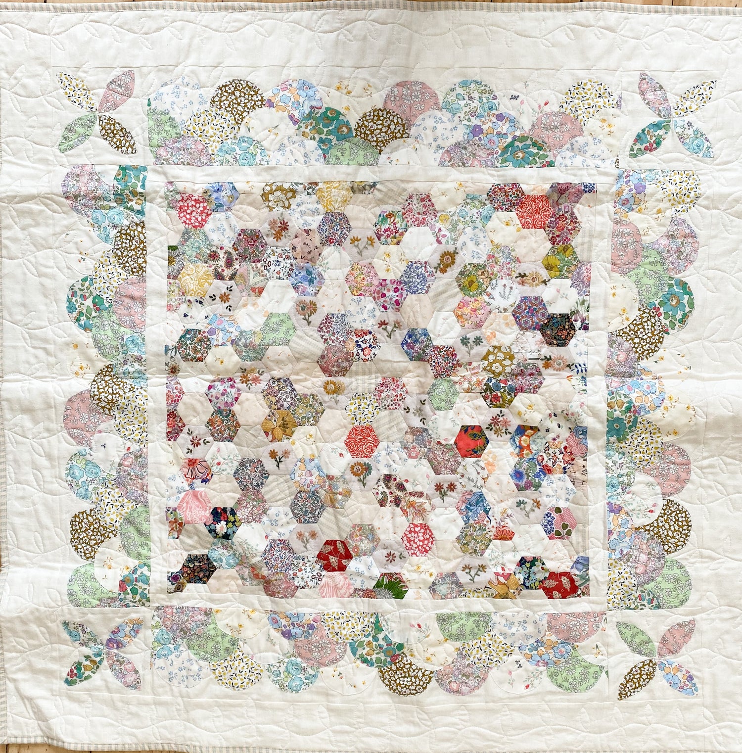 Daisy Hexies Quilt Kit